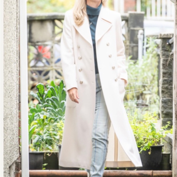 Authentic Chanel Cream Cashmere Coat - Picture 5 of 11